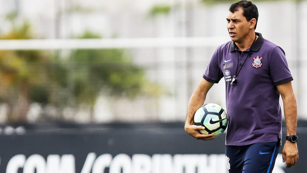 Carille se anima para pré-temporada na Flórida e confronto com Phillip Cocu