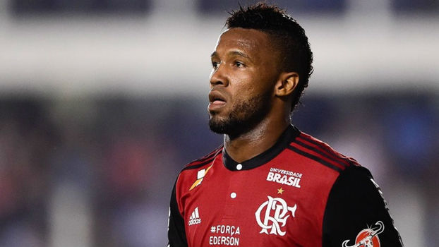Rafael Vaz, zagueiro do Flamengo, em duelo pelo Brasileirão Rafael Vaz, zagueiro do Flamengo, em duelo pelo Brasileirão