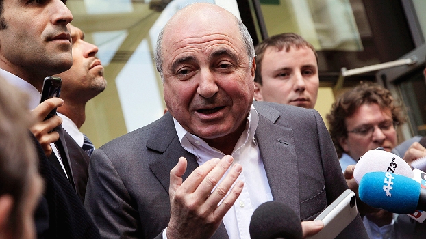 Ex-aliado, Berezovsky processou Abramovich e teve morte misteriosa 2 anos depois Ex-aliado, Berezovsky processou Abramovich e teve morte misteriosa 2 anos depois