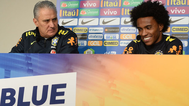 Técnico do Brasil, Tite, e Willian na entrevista coletiva prévia ao amistoso contra o Japão Técnico do Brasil, Tite, e Willian na entrevista coletiva prévia ao amistoso contra o Japão