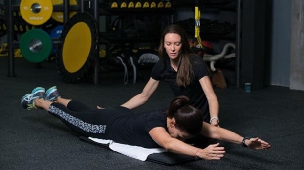 Fabiana Murer trabalha como fisioterapeuta em seu Instituto, o INSPORT Fabiana Murer trabalha como fisioterapeuta em seu Instituto, o INSPORT