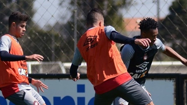 Treino do Atlético-PR antes do confronto com o Sport