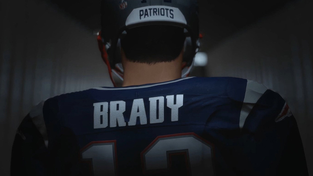 Campeão do Super Bowl LI, Tom Brady é seguido de perto pelo QB dos Packers. Campeão do Super Bowl LI, Tom Brady é seguido de perto pelo QB dos Packers.