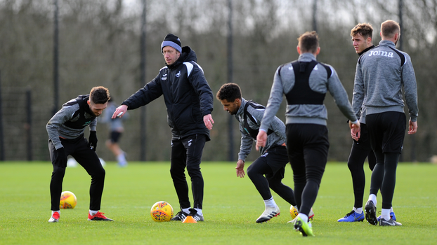 Potter faz trabalho com jogadores do Swansea em treino Potter faz trabalho com jogadores do Swansea em treino