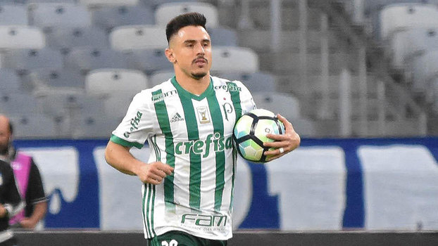 Willian pede cabeça fria e mira clássico contra Corinthians: 'Em alguma hora vão tropeçar'