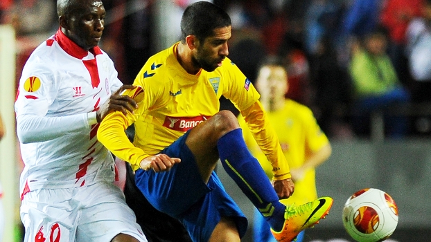 Evandro Estoril Mbia Sevilla Liga Europa 28/11/2013 Evandro Estoril Mbia Sevilla Liga Europa 28/11/2013