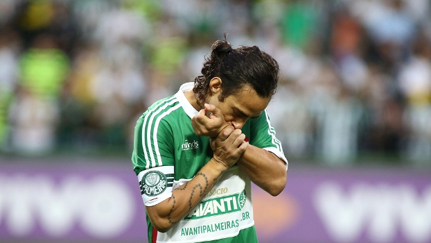 Encontro no tribunal não dá em nada, e briga de R$ 15 mi por Valdívia segue no Palmeiras