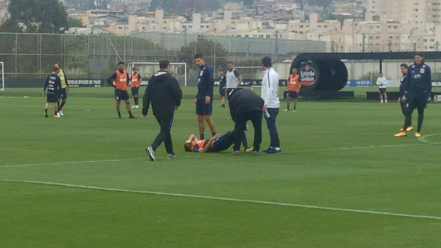 Pedrinho dá susto, e Danilo se destaca no treino do Corinthians