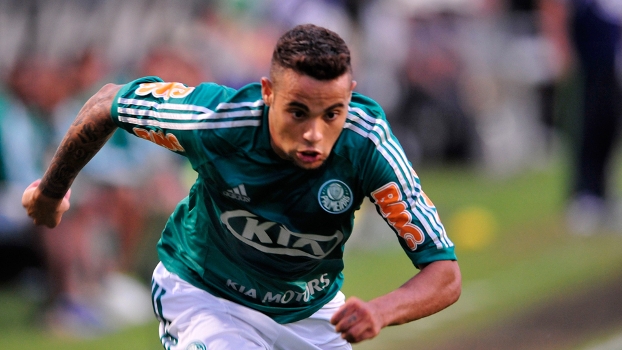 Palmeiras tem prazo para quitar dívida de R$ 300 mil em contratação de ex-Corinthians