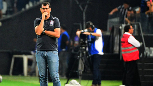 Carille está preocupado com os passes no Corinthians Carille está preocupado com os passes no Corinthians
