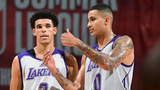 Lonzo Ball (esq.) ao lado de Kuzma: o futuro dos Lakers