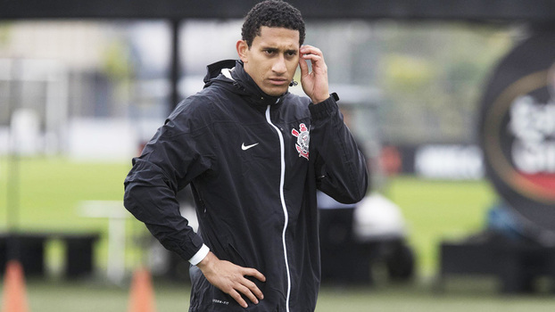 'Não vamos aceitar faca no pescoço nem ser refém de ninguém', diz diretor do Corinthians sobre negociação por Pablo