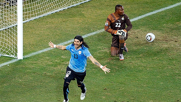 Loco Abreu relembra cavadinha da Copa 2010: 'Até hoje fico nervoso' Loco Abreu relembra cavadinha da Copa 2010: 'Até hoje fico nervoso'