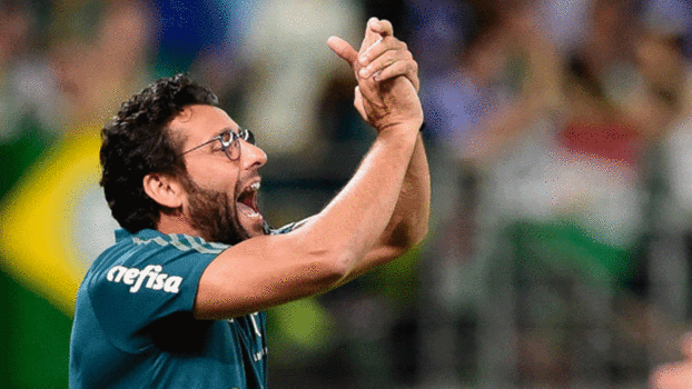 Alberto Valentim voltou a deixar o Palmeiras para ser técnico novamente Alberto Valentim voltou a deixar o Palmeiras para ser técnico novamente