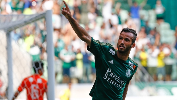 Leandro Pereira volta ao Palmeiras sem nenhum gol em 24 jogos na Bélgica