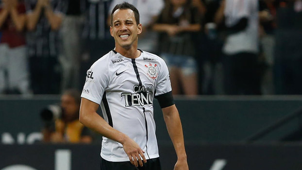 Sem cobrança por ressaca, Rodriguinho tem insônia após hepta
