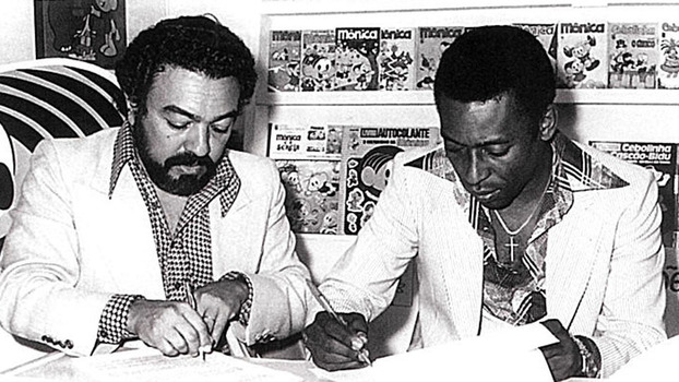 Mauricio de Sousa e Pelé na assinatura do acordo nos anos 70 Mauricio de Sousa e Pelé na assinatura do acordo nos anos 70