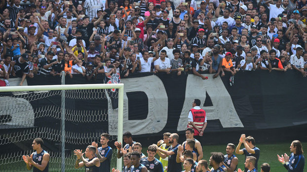Com apoio de multidão, Corinthians ensaia time ideal para encarar São Paulo
