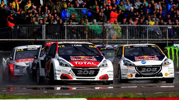 Sébastien Loeb (Peugeot 208 RX) Sébastien Loeb (Peugeot 208 RX)