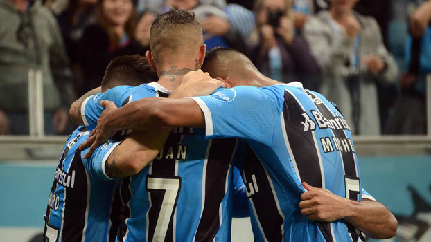 Grêmio encara o Atlético-PR neste domingo Grêmio encara o Atlético-PR neste domingo
