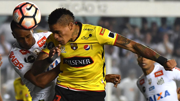 Jonathan Alvez em lance contra o Santos, na Vila Belmiro Jonathan Alvez em lance contra o Santos, na Vila Belmiro