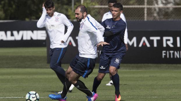 Após 11 meses, Danilo retorna, joga por 17 minutos e participa de gol