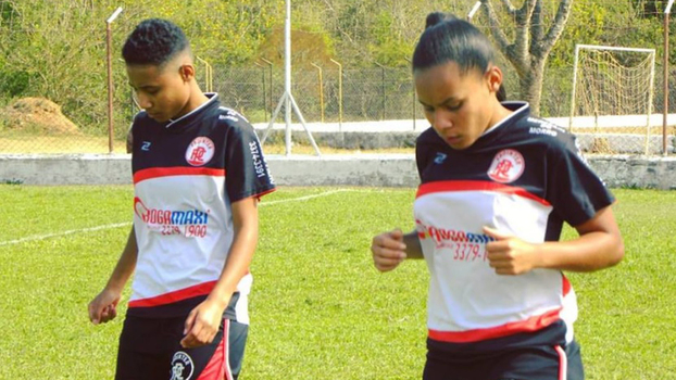 Em Minas, onde falta de médico deixa futebol feminino parado, federação gasta cerca de R$ 50 mil em evento em resort O Prointer busca recursos para não perder de W.O. no Mineiro Feminino