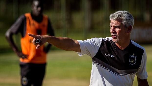Neto Colucci comandando treino do Voltaço Neto Colucci comandando treino do Voltaço