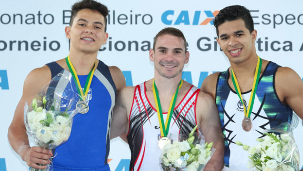 Arthur Zanetti levou três medalhas no Brasileiro Arthur Zanetti levou três medalhas no Brasileiro