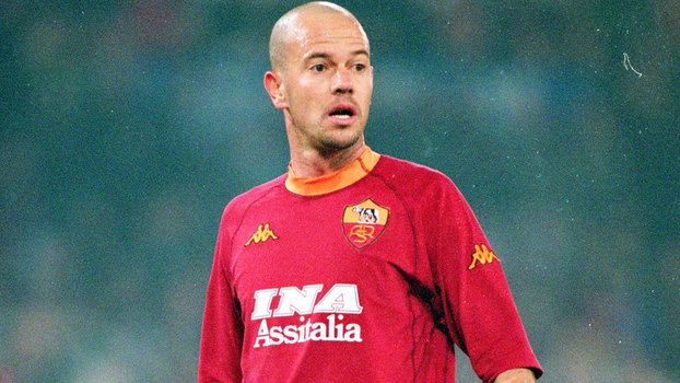 Zago em ação pela Roma na temporada do título italiano Zago em ação pela Roma na temporada do título italiano