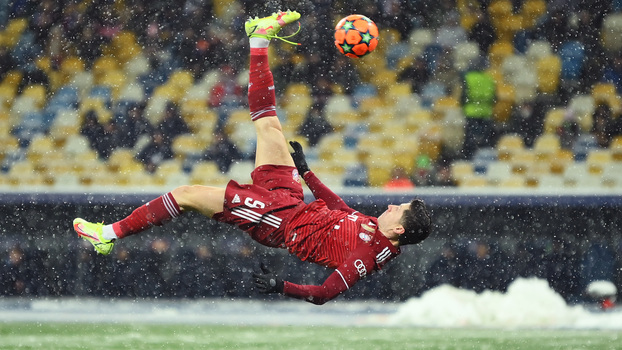 Uma pintura de gol de Lewandowski na neve Uma pintura de gol de Lewandowski na neve