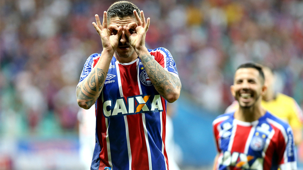 Zé Rafael comemora gol contra o Vasco, na Arena Fonte Nova