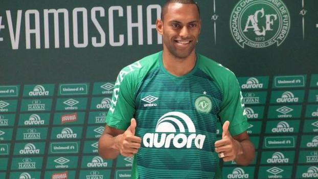 Douglas levou Chape à Libertadores Douglas levou Chape à Libertadores