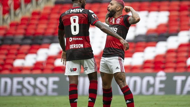 Gabigol comemora com Gérson o gol da virada do Flamengo Gabigol comemora com Gérson o gol da virada do Flamengo