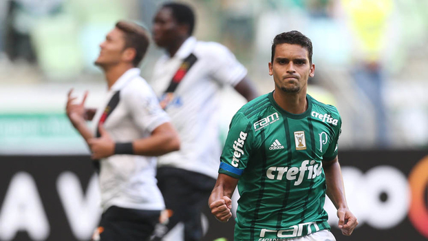 Jean comemora o gol marcado em cima do Vasco na rodada de abertura do Brasileiro Jean comemora o gol marcado em cima do Vasco na rodada de abertura do Brasileiro