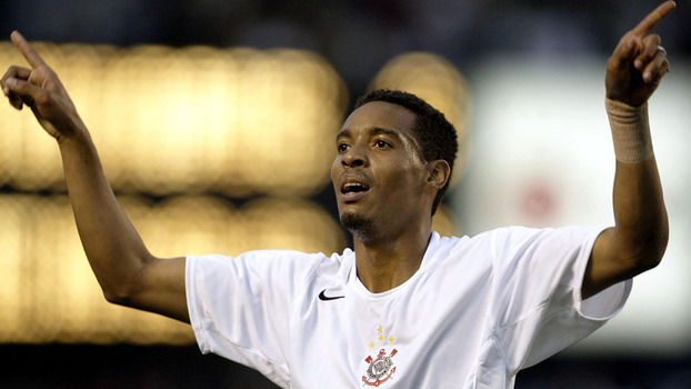 Rosinei foi titular do Corinthians campeão brasileiro em 2005