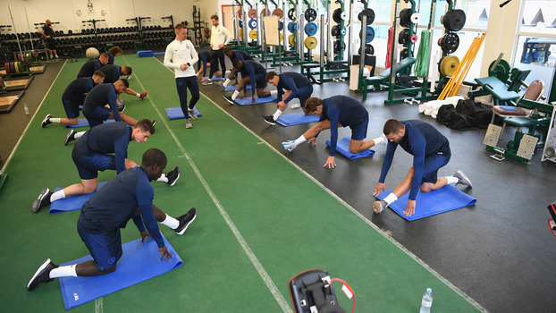 Jogadores do Chelsea em trabalho físico Jogadores do Chelsea em trabalho físico