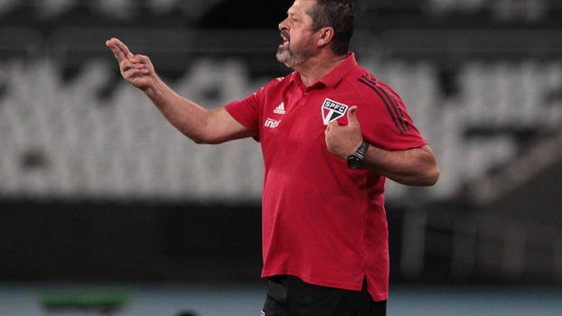 O interino Marcos Vizolli na derrota para o rebaixado e lanterna Botafogo O interino Marcos Vizolli na derrota para o rebaixado e lanterna Botafogo