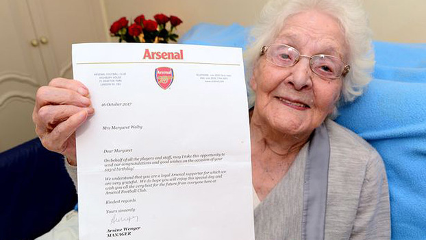 Margaret Welby completou 103 anos e recebeu carta de Wenger