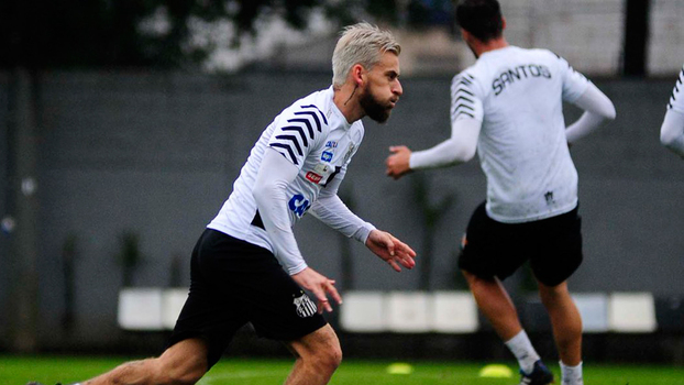 Lucas Lima durante o treino do Santos nesta quinta-feira Lucas Lima durante o treino do Santos nesta quinta-feira