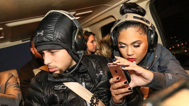 Steph e sua esposa Ayesha Curry, durante o 2016 NBA All-Star Weekend Steph e sua esposa Ayesha Curry, durante o 2016 NBA All-Star Weekend