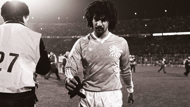 Gullit lamenta a eliminação da Holanda na repescagem da Copa de 1986 Gullit lamenta a eliminação da Holanda na repescagem da Copa de 1986