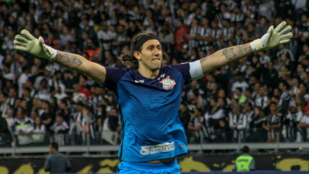 Cássio promete doar luvas à criança após assistir vídeo comovente ESPN