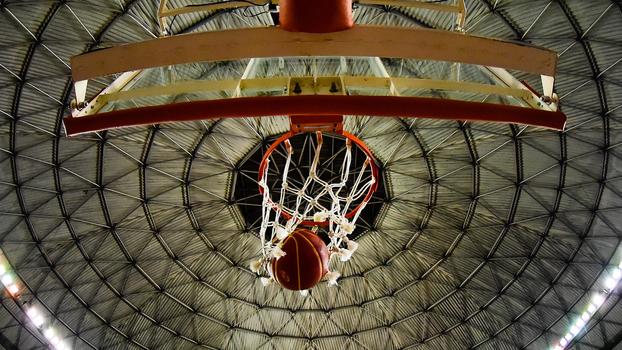 Cesta de basquete no Ginásio Sebastião Rafael da Silva Cesta de basquete no Ginásio Sebastião Rafael da Silva