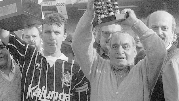 Centralizador, pão duro e frasista: 20 anos da morte do mais folclórico presidente do Corinthians