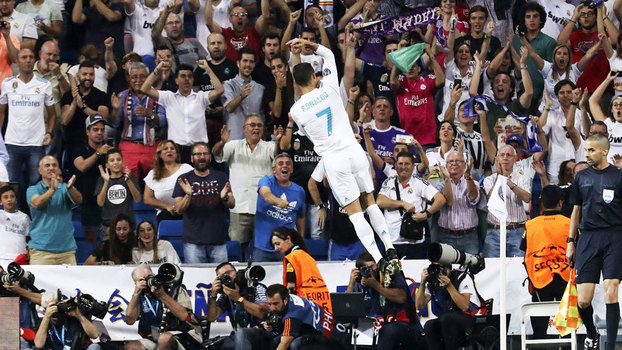 Cristiano Ronaldo 'voa' após marcar para o Real Madrid Cristiano Ronaldo 'voa' após marcar para o Real Madrid