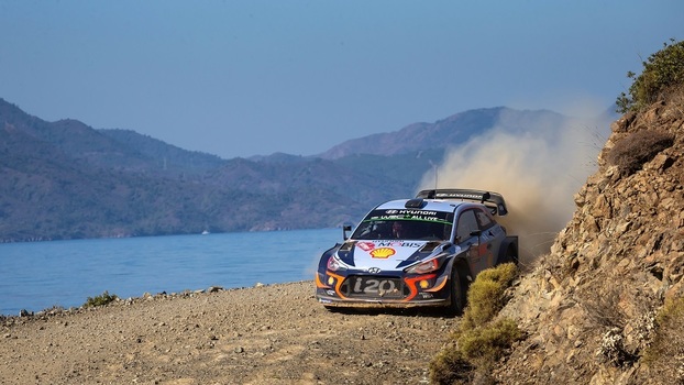 Thierry Neuville / Nicolas Gilsoul (Hyundai i20 Coupe WRC) Thierry Neuville / Nicolas Gilsoul (Hyundai i20 Coupe WRC)
