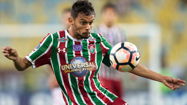 Gustavo Scarpa em ação pelo Fluminense