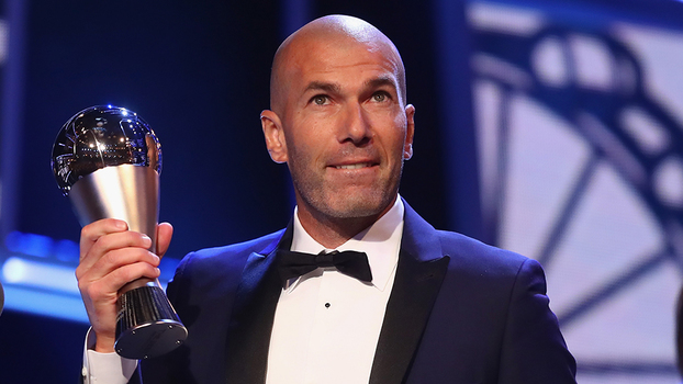 Zidane recebeu o prêmio de melhor técnico do mundo Zidane recebeu o prêmio de melhor técnico do mundo