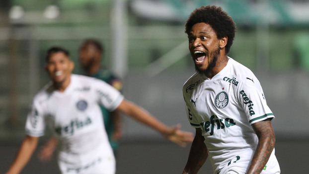 Luiz Adriano foi eleito o melhor em campo Luiz Adriano foi eleito o melhor em campo